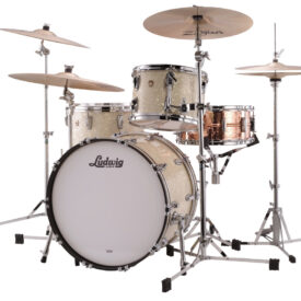 L84233AXNMWC Classic Maple Fab Vintage White Marine Pearl- R Side A_Internet_4587