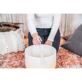 Meinl Sonic Energy 12" Colour-Frosted Crystal Singing Bowl - E4/Solarplexus Chakra/440 Hz - Yellow - Image 3